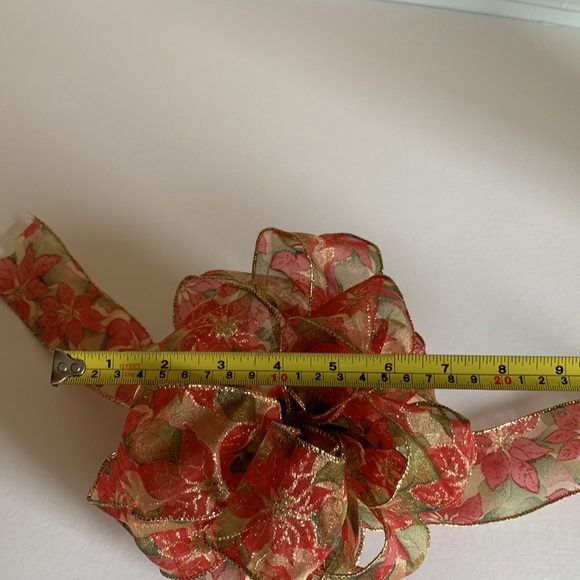 Hand crafted Christmas bow for wreaths, gifts, tree top, etc - Picture 4 of 9